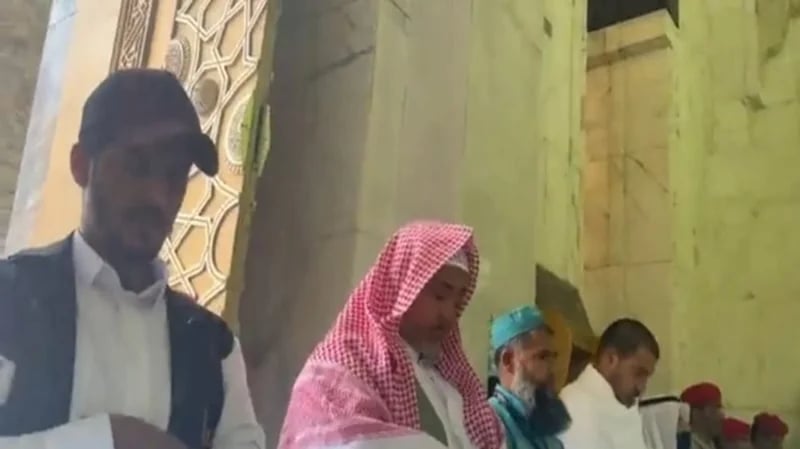 بالفيديو.. أب وابنه يصفان مشاعرهما في خدمة ضيوف الرحمن