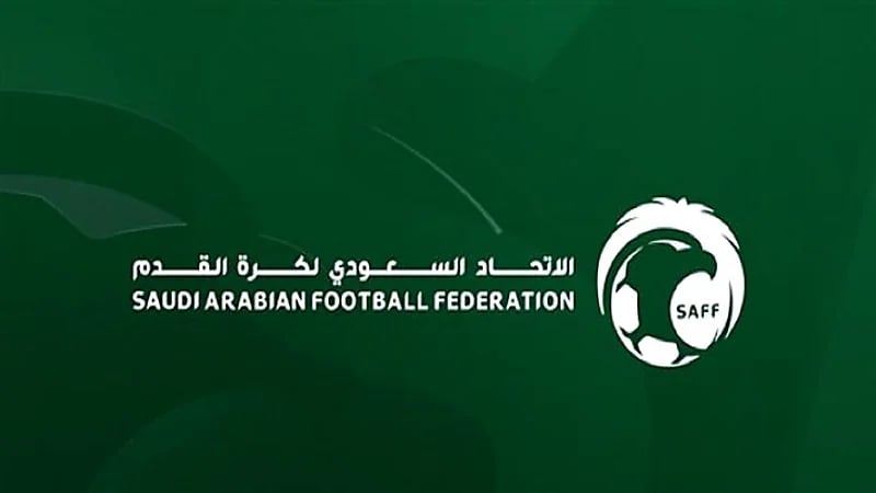 إيقاف رئيس نادي عكاظ لمدة عامين وتغريمه 200 ألف ريال