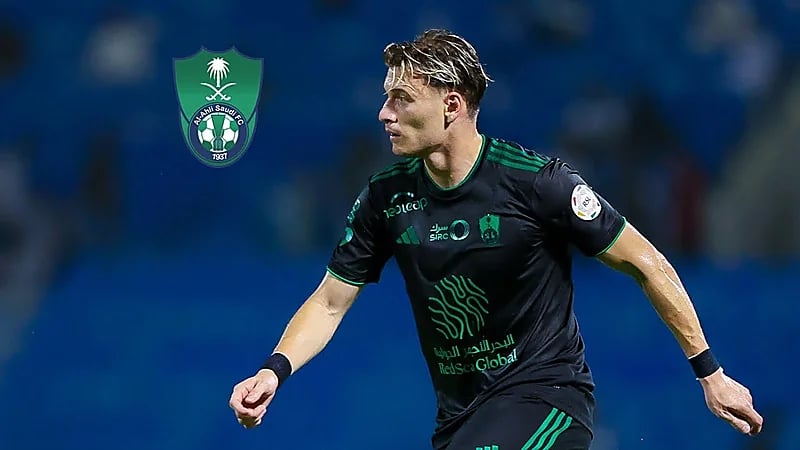 مدافع الأهلي أليوسكي على أعتاب الرحيل لتركيا