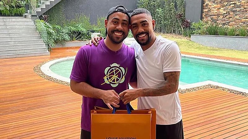 مالكوم يقدم هدية لشقيقه بمناسبة يوم ميلاد