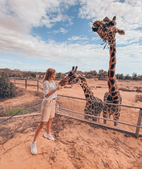 ماشاء الله طلعت في طول زرافة