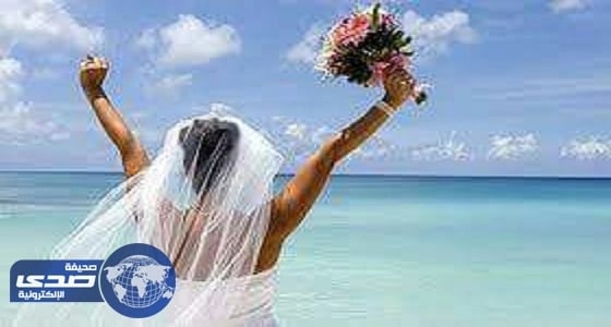 بعد 20 عاما من العزوبية ..بريطانية تتزوج من نفسها