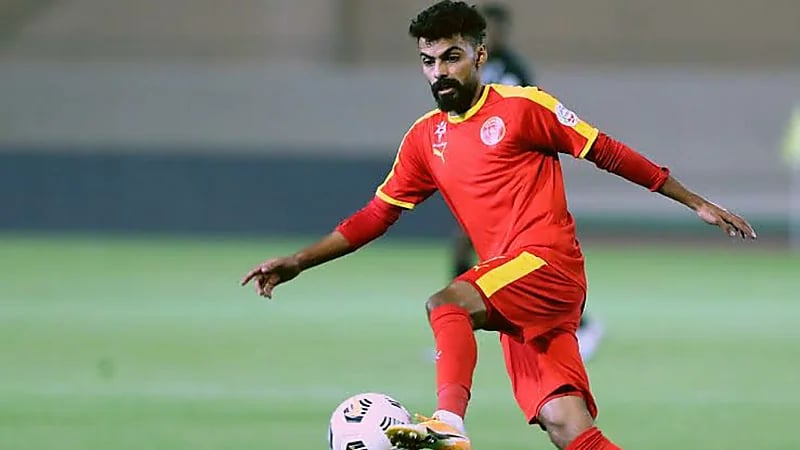 القادسية يحسم موقفه من عرضي الشباب والتعاون بشأن ضم حسن العمري 