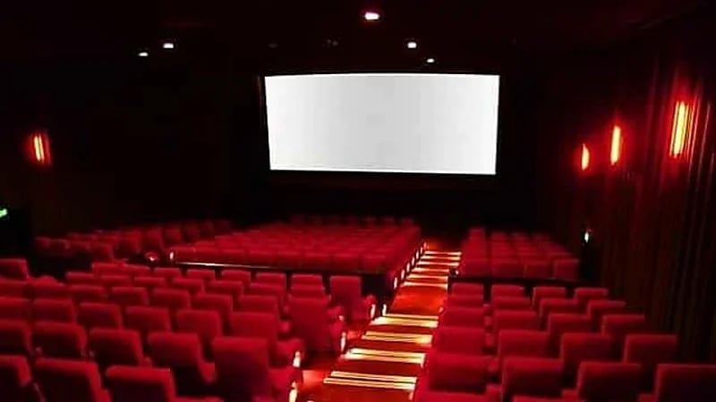 استثناء مهن فنية ومساندة من قرار توطين السينما بشرط 