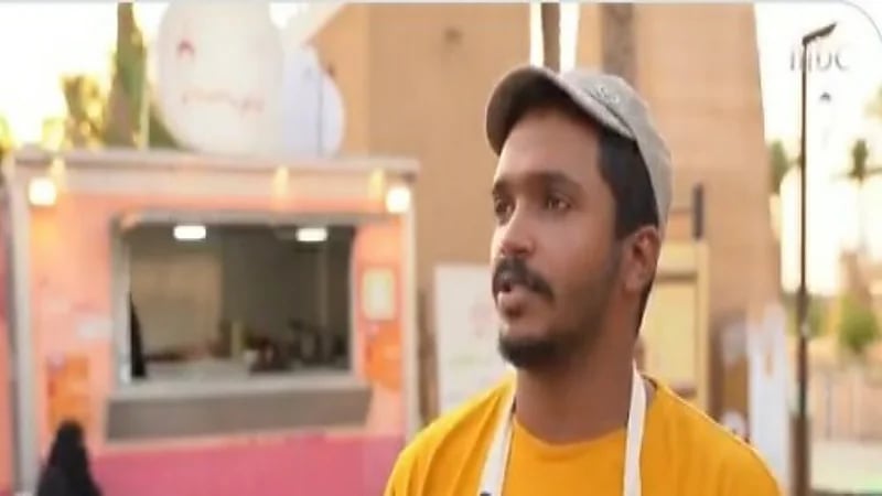 مواطن وشقيقته يرفضان الزواج من أجل بر والدتهما ومعالجتها من الأمراض النفسية "فيديو"