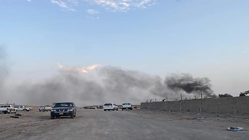 بالصور .. اندلاع حريق في أحواش السكراب والتشليح في حفر الباطن