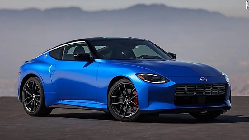 بالصور.. "نيسان" تكشف عن مواصفات سياراتها الجديدة Z الرياضية