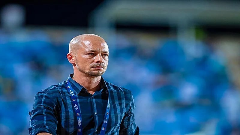 التعاون يلغي عقد مدربه "إل مايسترو" ويعين "غوميز" خلفا له