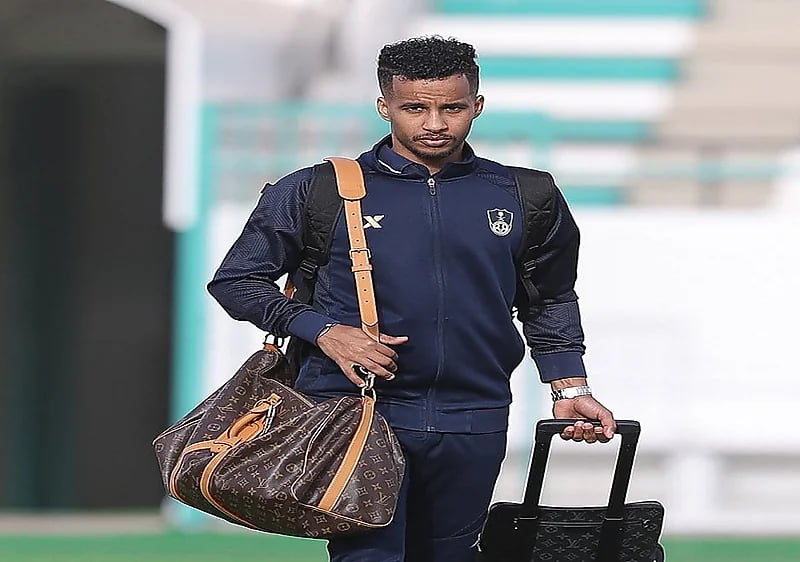 مغادرة بعثة الأهلي إلى الرياض استعدادا لمواجهة الهلال "صور"
