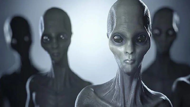 البنتاغون:  الفضائيين هبطوا على الأرض وامرأة حملت منهم