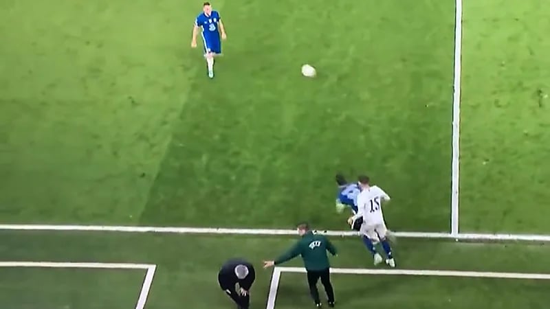 فالفيردي يصيب مدربه خلال مباراة تشلسي