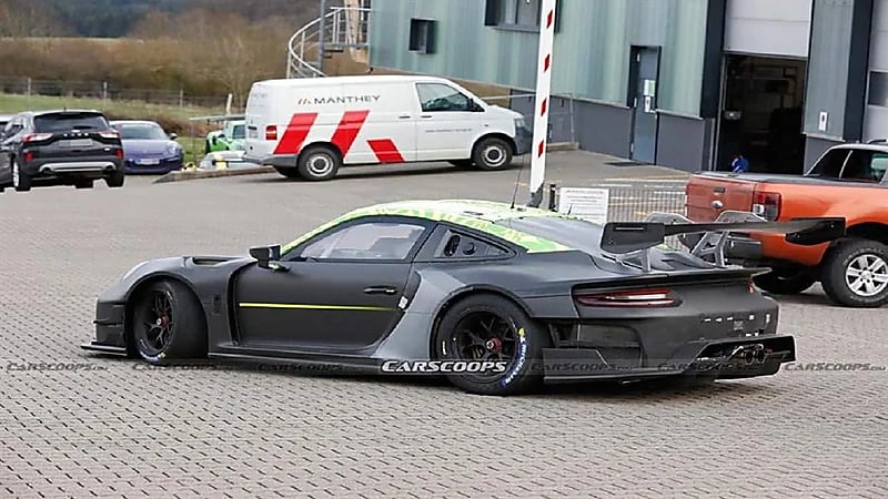 صور مسربة تكشف عن مواصفات بورش 911 جي تي 2 آر إس سبورت