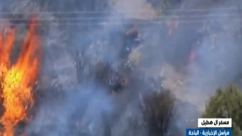 شاهد.. الدفاع المدني يسيطر على حريق المندق 