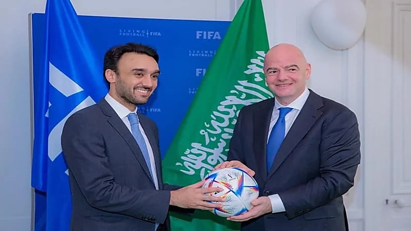 الفيصل يعلق على اجتماعه برئيسي فيفا ويويفا:”نتطلع لمزيد من التعاون“