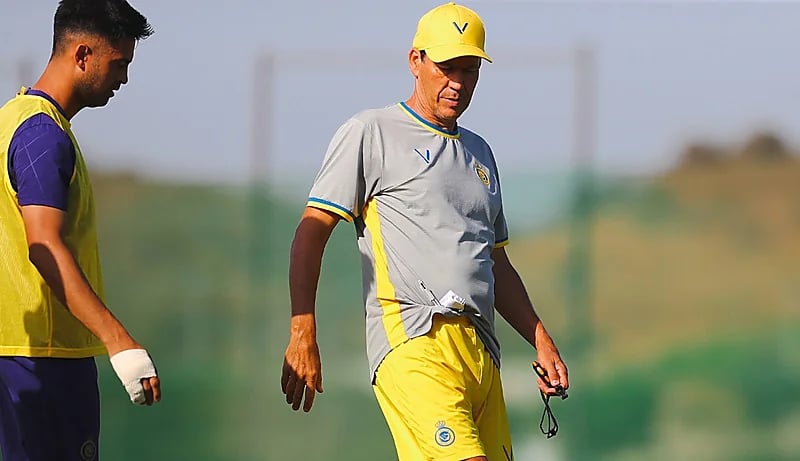 جارسيا يقر عقوبة صارمة ضد لاعبي النصر