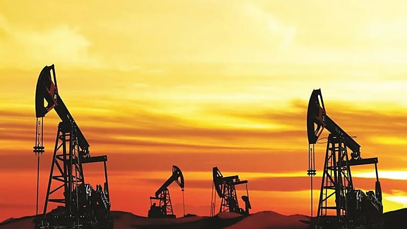 مخزونات ‎النفط الأميركية تهبط بنحو 3.3 مليون برميل 