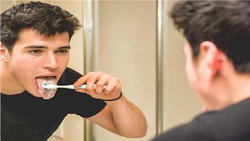 طبيبة : بياض اللسان قد يشير لأمراض خطيرة.. وهذه كيفية الوقاية منه