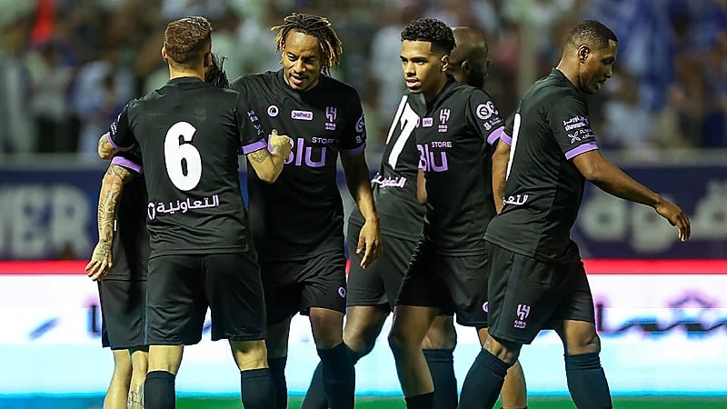 أنباء عن سرقة أطقم الهلال قبل مباراة الطائي .. والأخير يقدم احتجاجاً رسمياً