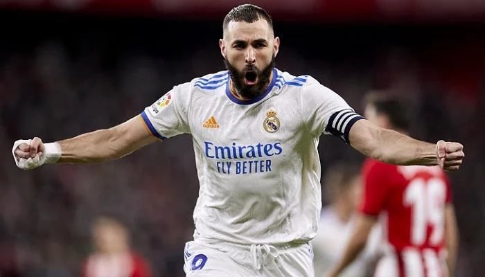 الإصابة تغيب بنزيمة عن مباراة الريال مع إشبيلية