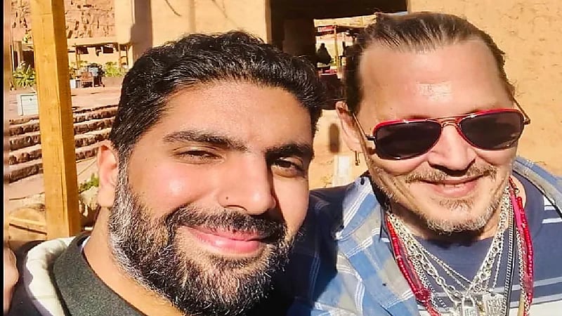 صورة.. وزير الثقافة يرافق الممثل الأمريكي جوني ديب في العلا