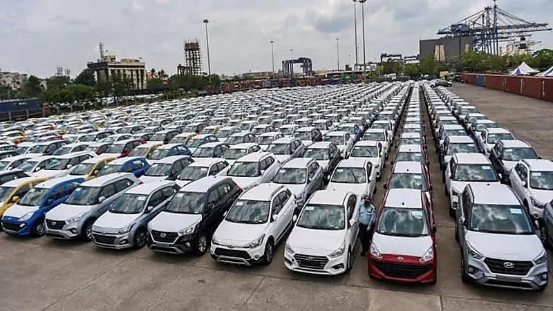 دخول 80 ألف سيارة في الموانئ خلال شهر 