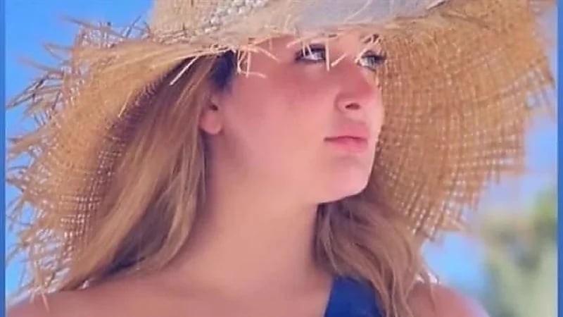 رانيا التومي تخطف الأنظار بإطلالة جذابة