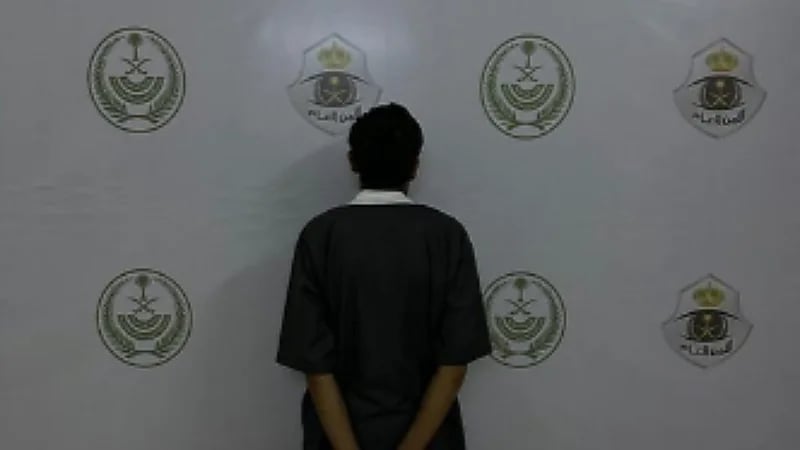 شرطة الطائف تقبض على شخص لمحاولته الاعتداء على آخر.. فيديو