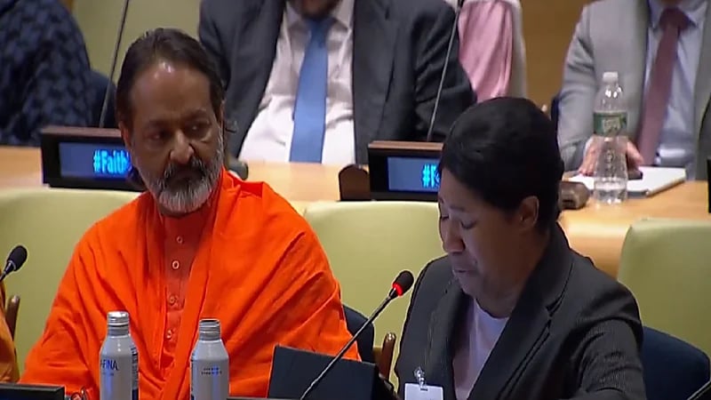 بكاء قائدة دينية في نيويورك تأثرًا بمبادرة رابطة العالم الإسلامي .. فيديو