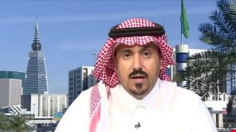 مستشار قانوني يوضح عقوبات التسول على مواقع التواصل الاجتماعي.. فيديو