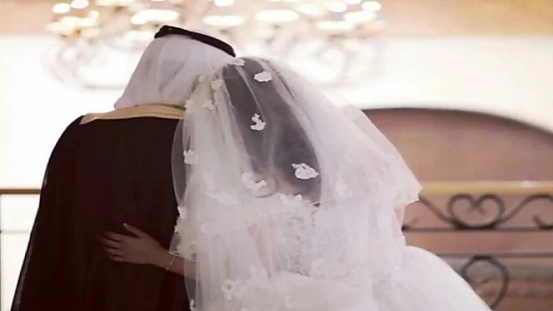 مستشار أسري: الزوج الصالح يكتفي بزوجته