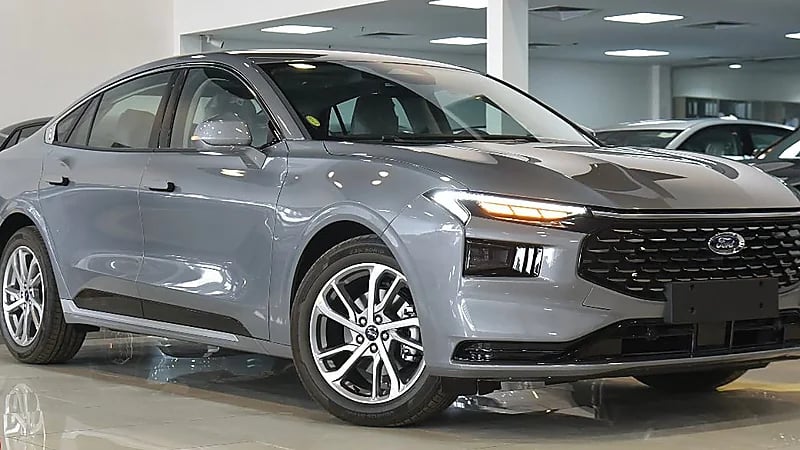 مقارنة بين الفئات الثلاثة لأنواع فورد تورس 2023