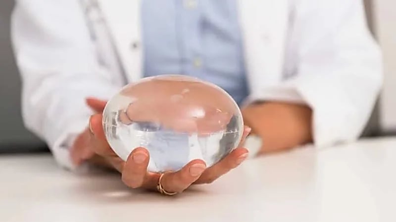 سيدة تكشف الأضرار التي تعرضت لها بسبب تركيب بالون..فيديو