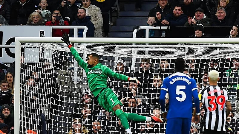 نيوكاسل يتغلب على تشيلسي برباعية