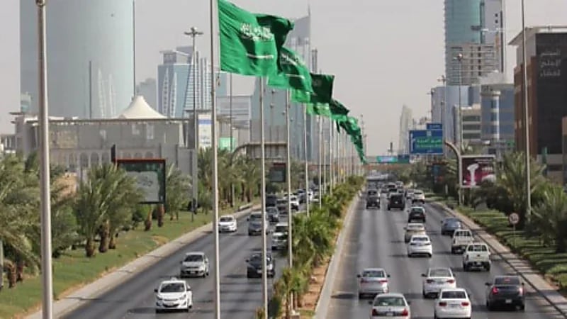 تفاصيل مقترح الشورى بمخالفة مرورية تسمى "غضب الطريق".. فيديو