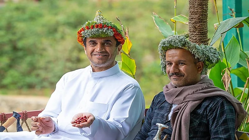 خالد البلطان يتزين بالورد الجيزاني .. صور