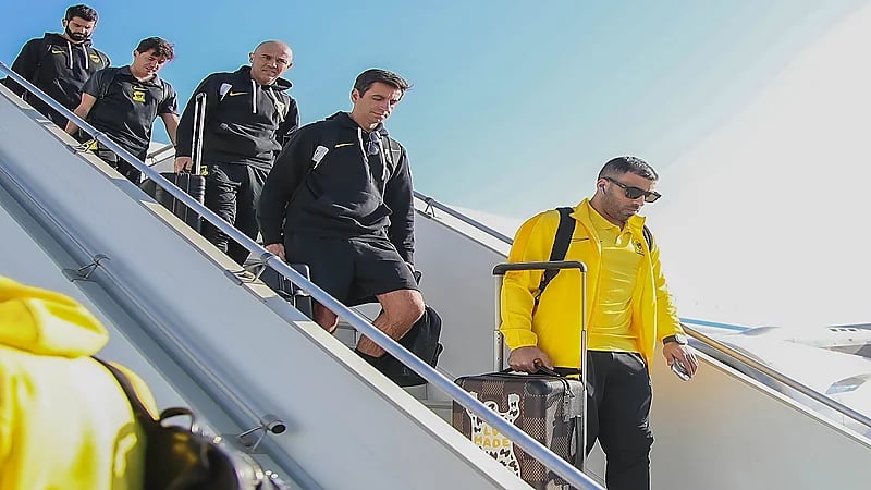 وصول بعثة الاتحاد إلى دبي .. صور