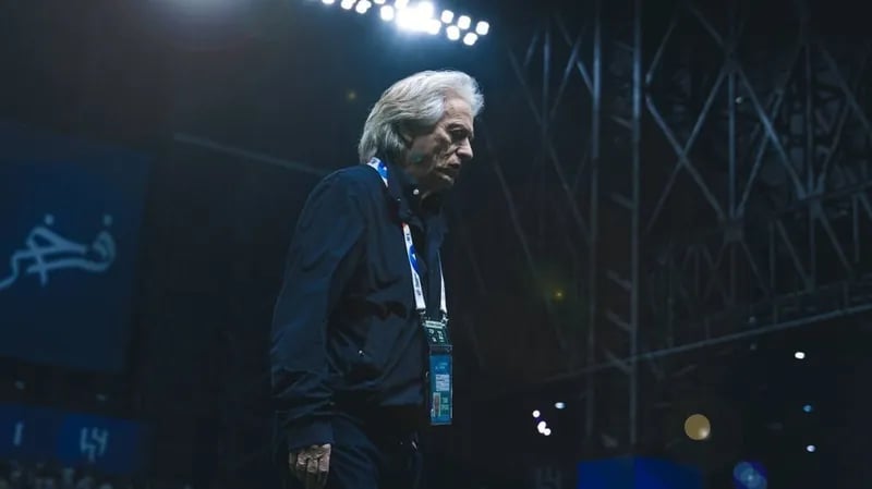 لحظة ردة فعل جيسوس على ميشيل .. فيديو