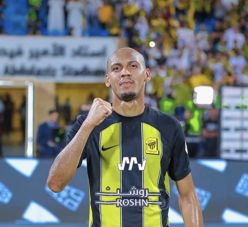 فابينو يشارك فى تدريبات الاتحاد الجماعية