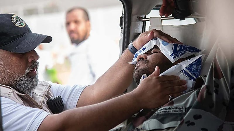 مركز الإجهاد الحراري بعرفة يستقبل 225 حالة إجهاد حراري وتعب