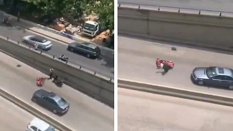 مشهد مروع لإنزلاق دراجة نارية بشكل مفاجئ بلبنان .. فيديو