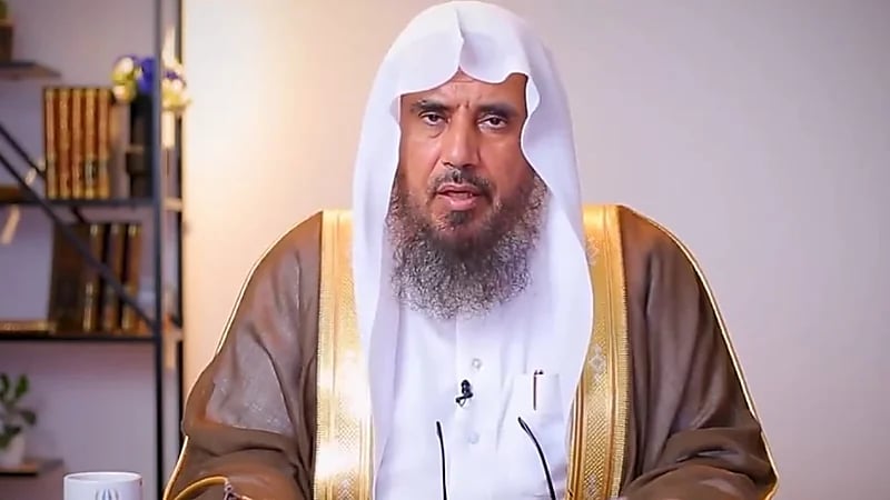 ما حكم الحسابات الادخارية في البنوك مثل عوائد الراجحي ؟ الشيخ الخثلان يُجيب .. فيديو