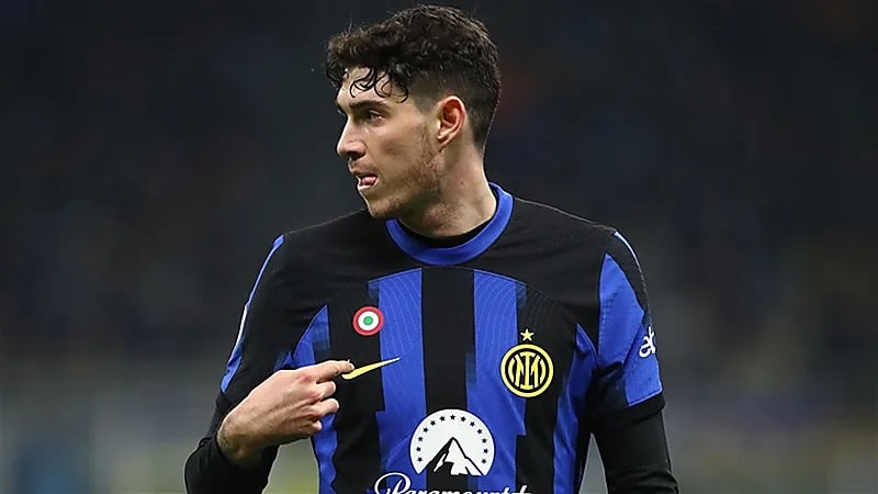 غياب باستوني يربك صفوف المنتخب الإيطالي