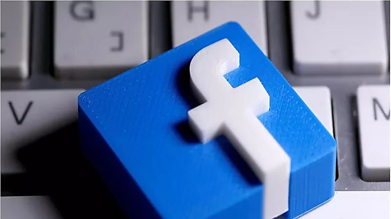 السجن والغرامة لفتاة مصرية شهرت بشاب عبر فيسبوك