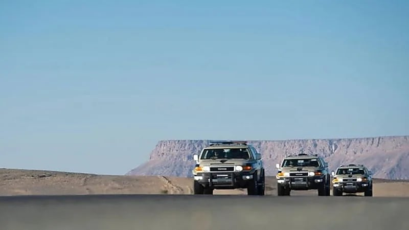 القبض على 3  مخالفين لتهريبهم مواد مخدرة بعسير