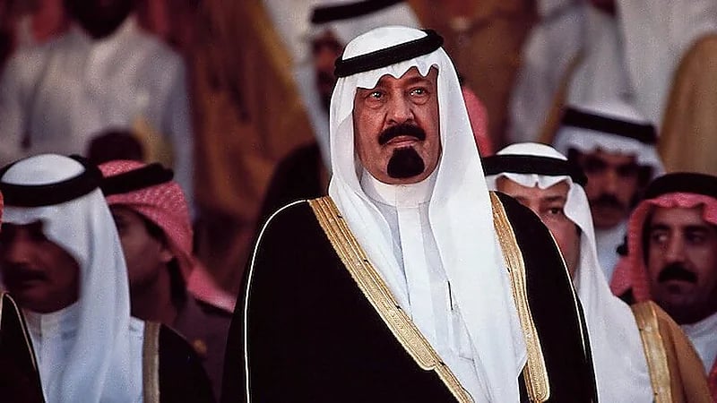 لقطة نادرة لـ الملك عبدالله بن عبدالعزيز في سباق الهجن قبل 41 عامًا