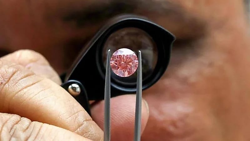 رجل يعرض نفسه لعاهة مستديمة للاستقالة من عمله