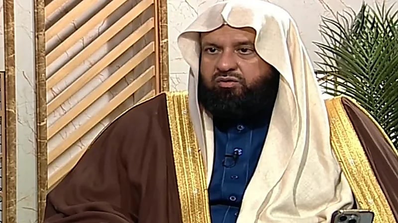 الشيخ السند يوضح متى يتخذ الإنسان قراره بعد صلاة الاستخارة