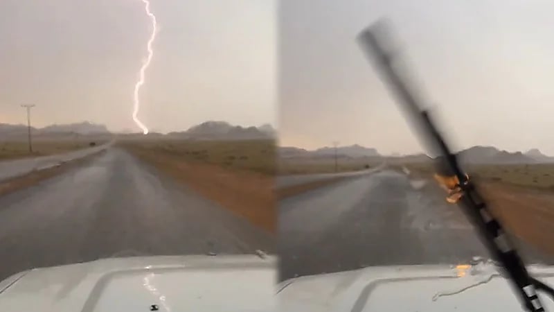 القصيم تشهد موجة من الأمطار والبرق.. فيديو
