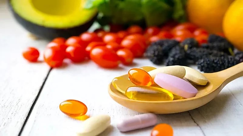 الإفراط في المكملات الغذائية قد يضر بالصحة أكثر من نفعها