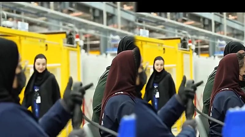 ‎سعوديات يدرن مصنعا بالكامل ويصدرن أعمالهن لأوروبا..فيديو